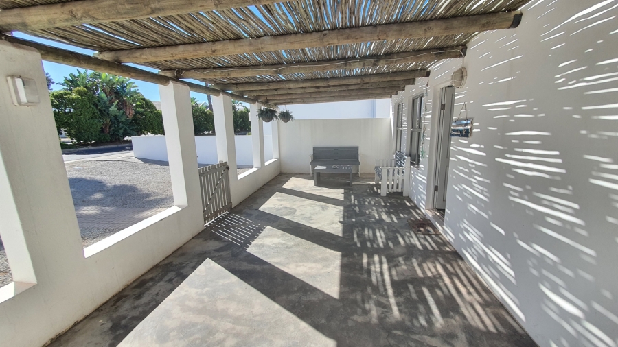 4 Bedroom Property for Sale in Golden Mile Western Cape